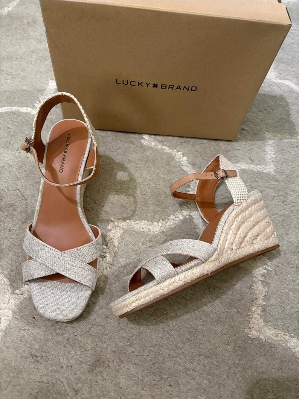 Lucky brand LK-MAEYLEE natural platinum metallic linen wedge heel size 8.5 M